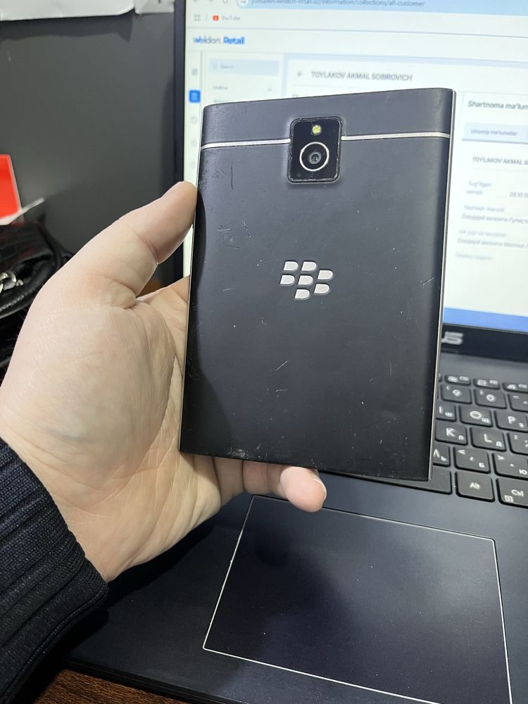 black berry pasport