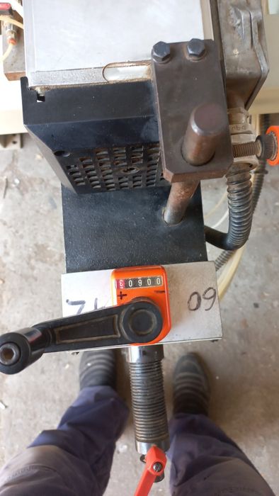 многошпинделна пробивна машина с 21 шпиндела +3 шпиндела за панти VITA