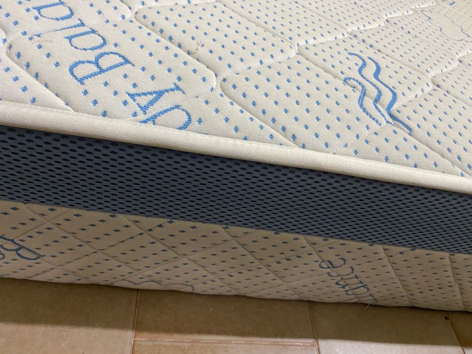 Продавам еднолицев матрак