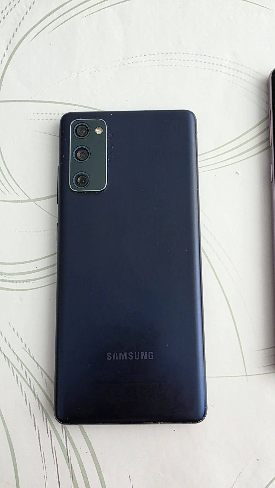 Samsung Galaxy S20Fe 128GB в отличном состоянии