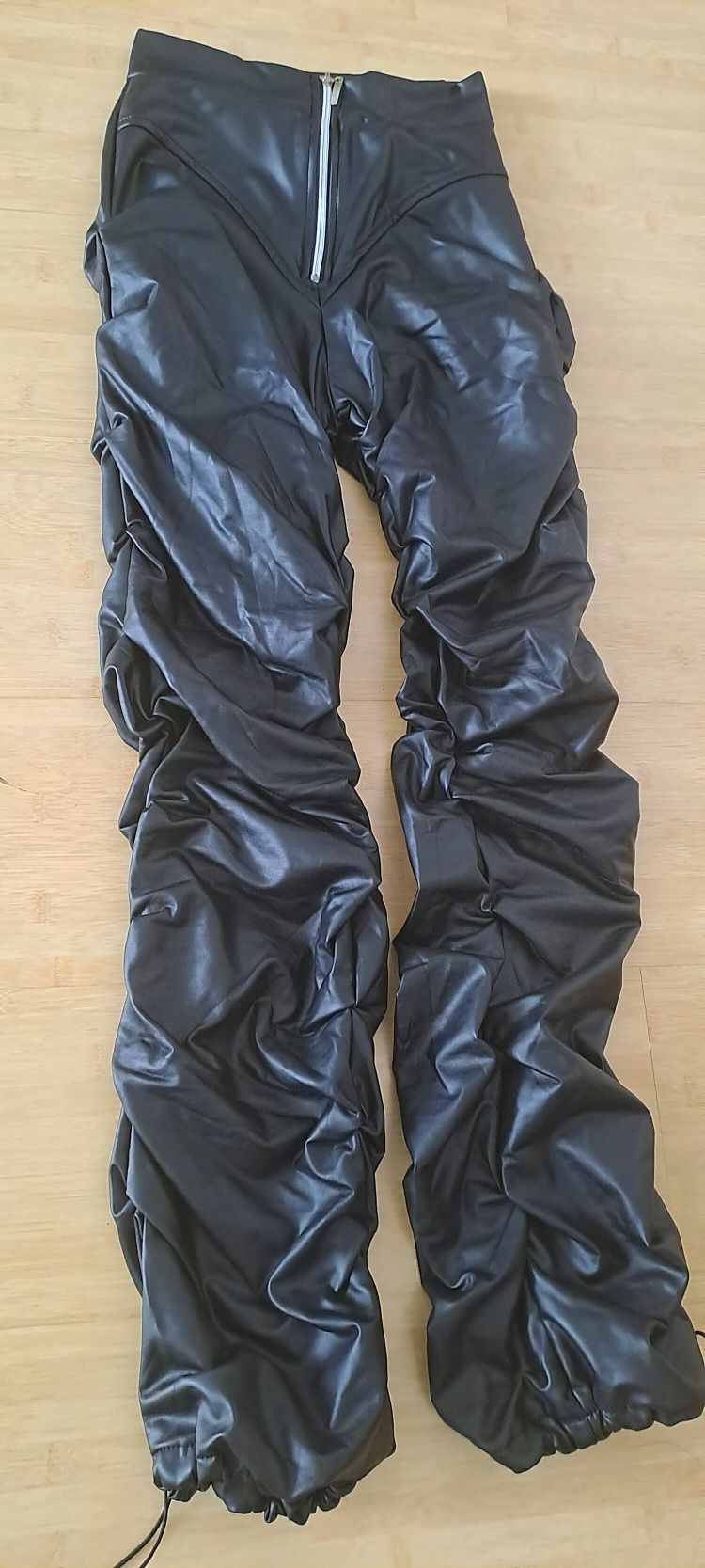 Pantaloni piele ecologică moderni