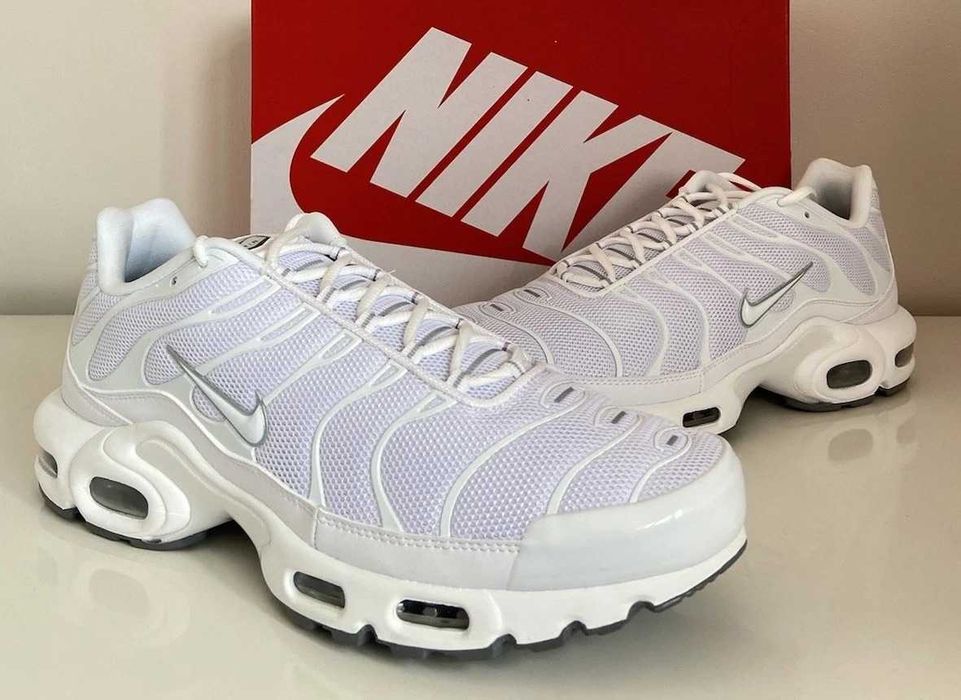CLASSIC Nike Air Max TN Plus Triple White (от/до 36-46 номер)