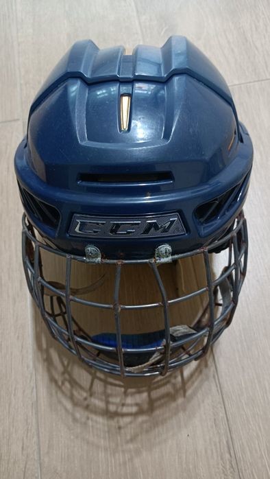 Хокейна екипировка