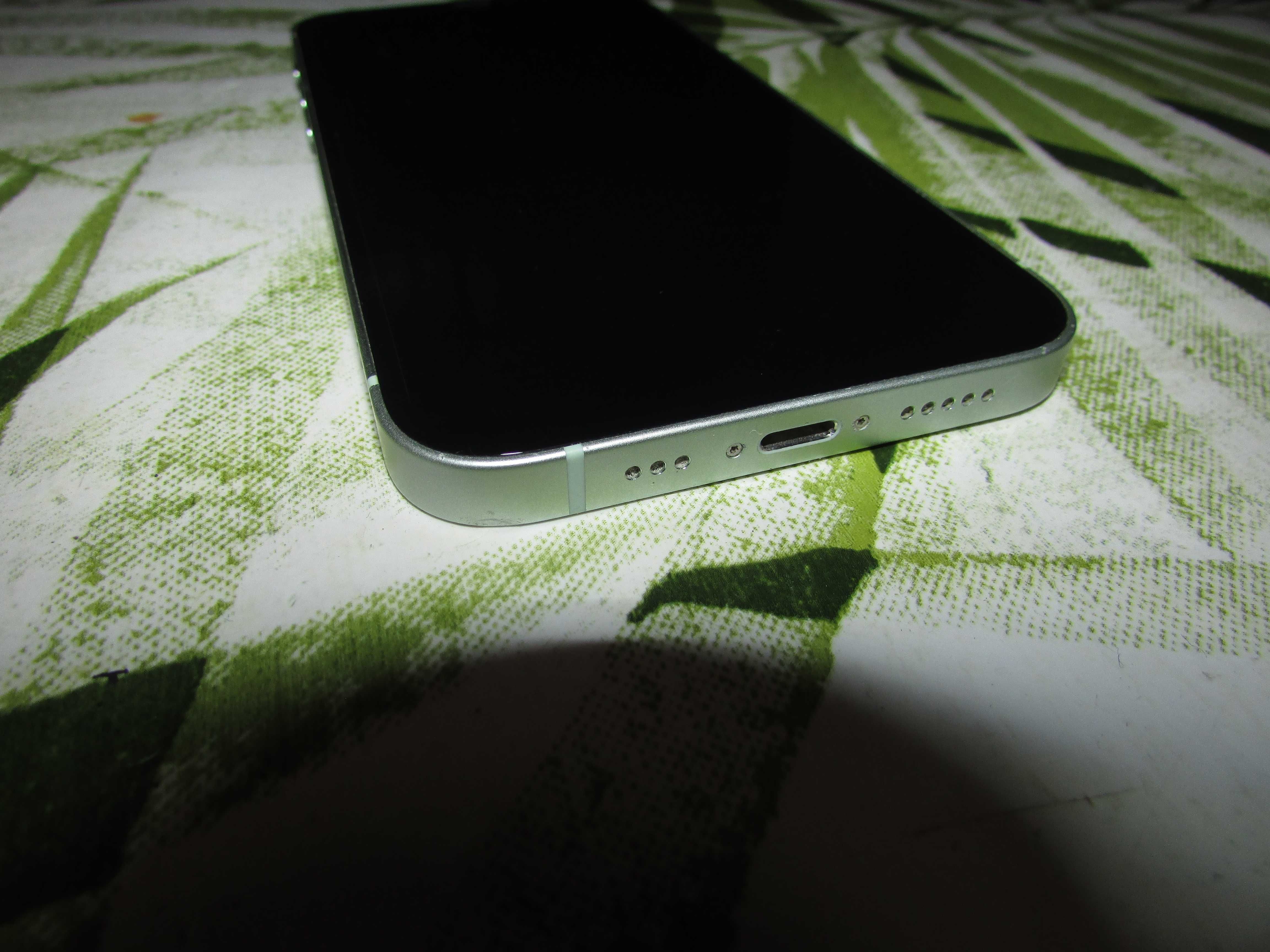 iPhone 12  Green