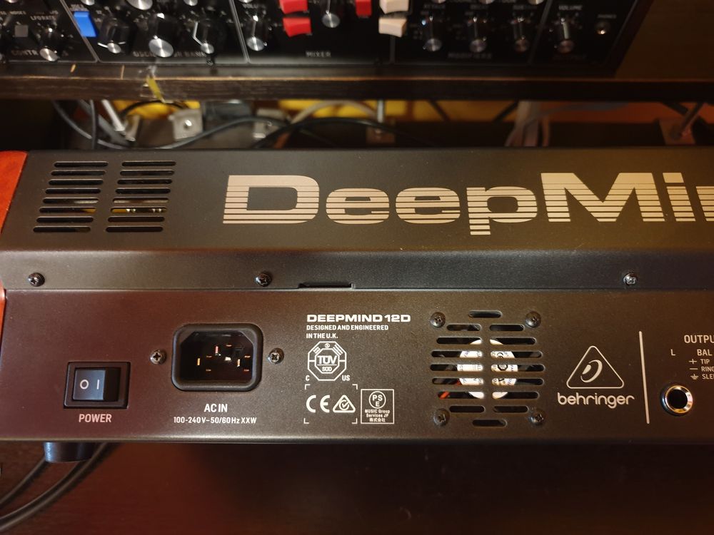 Behringer DeepMind 12D