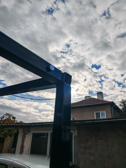 Разглобяваща се кутия с покрив за вендинг.