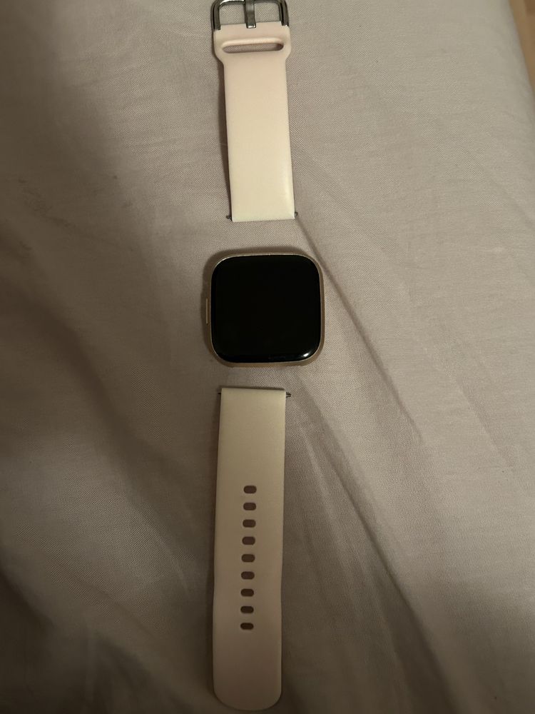 Fitbit versa 2 special edition с две каишки