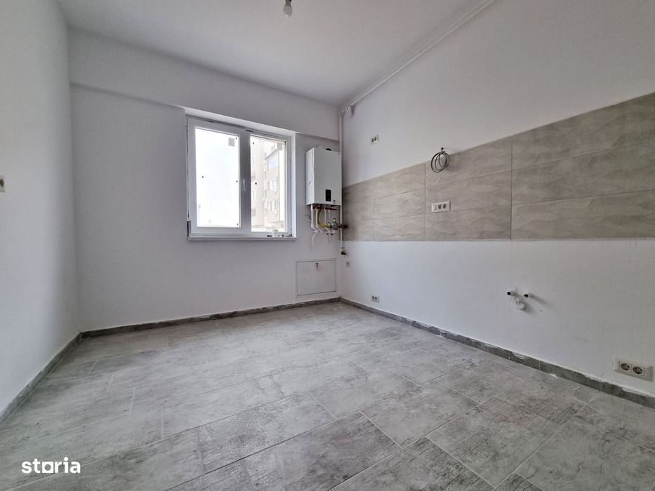 Apartament 2 camere decomandat/ 350 de metri de Metrou Berceni Tva Inc