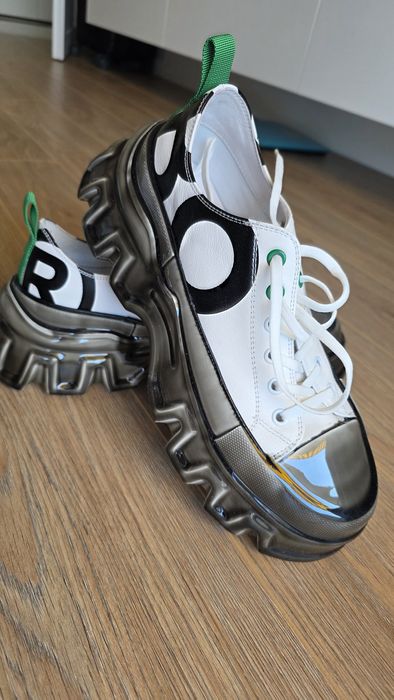 Продавам маратонки. НОВИ! НЕИЗПОЛЗВАНИ!