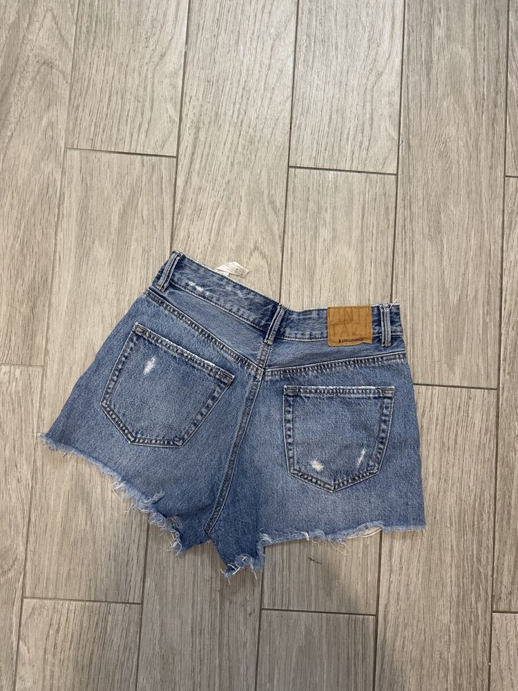 Къси папталонки Stradivarius