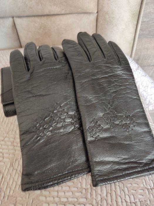 Дамски ръкавици от естествена кожа