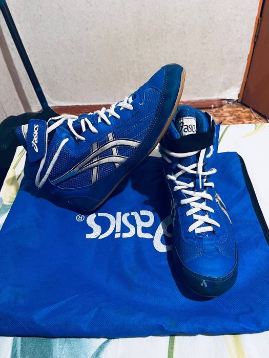 Продам борцовки Asics