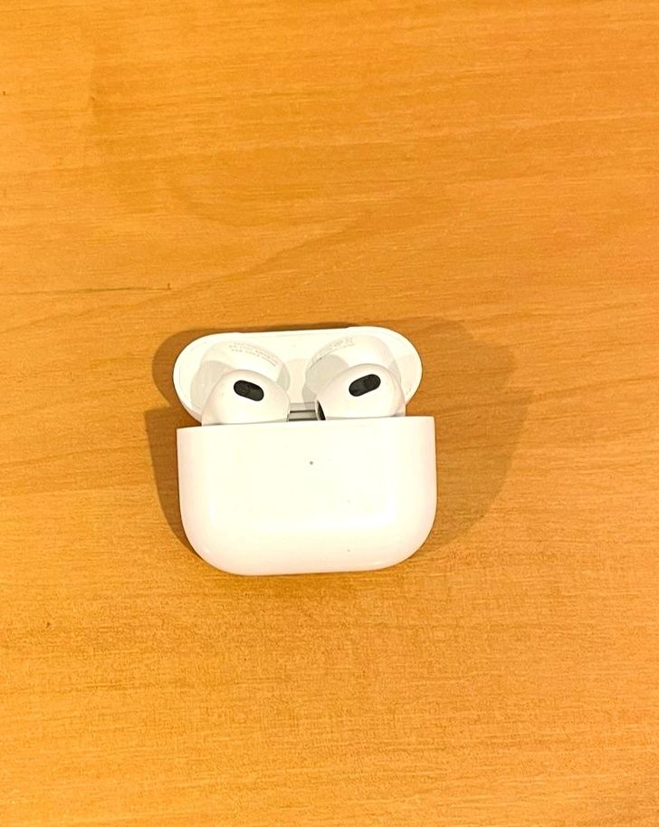 AirPods a 3-a Generatie