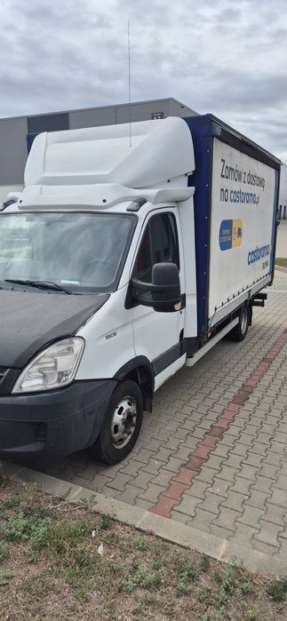 Vand iveco Daily 8 paleti cu lift