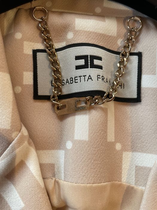 Elisabetta Franchi елегантна рокля тип сако