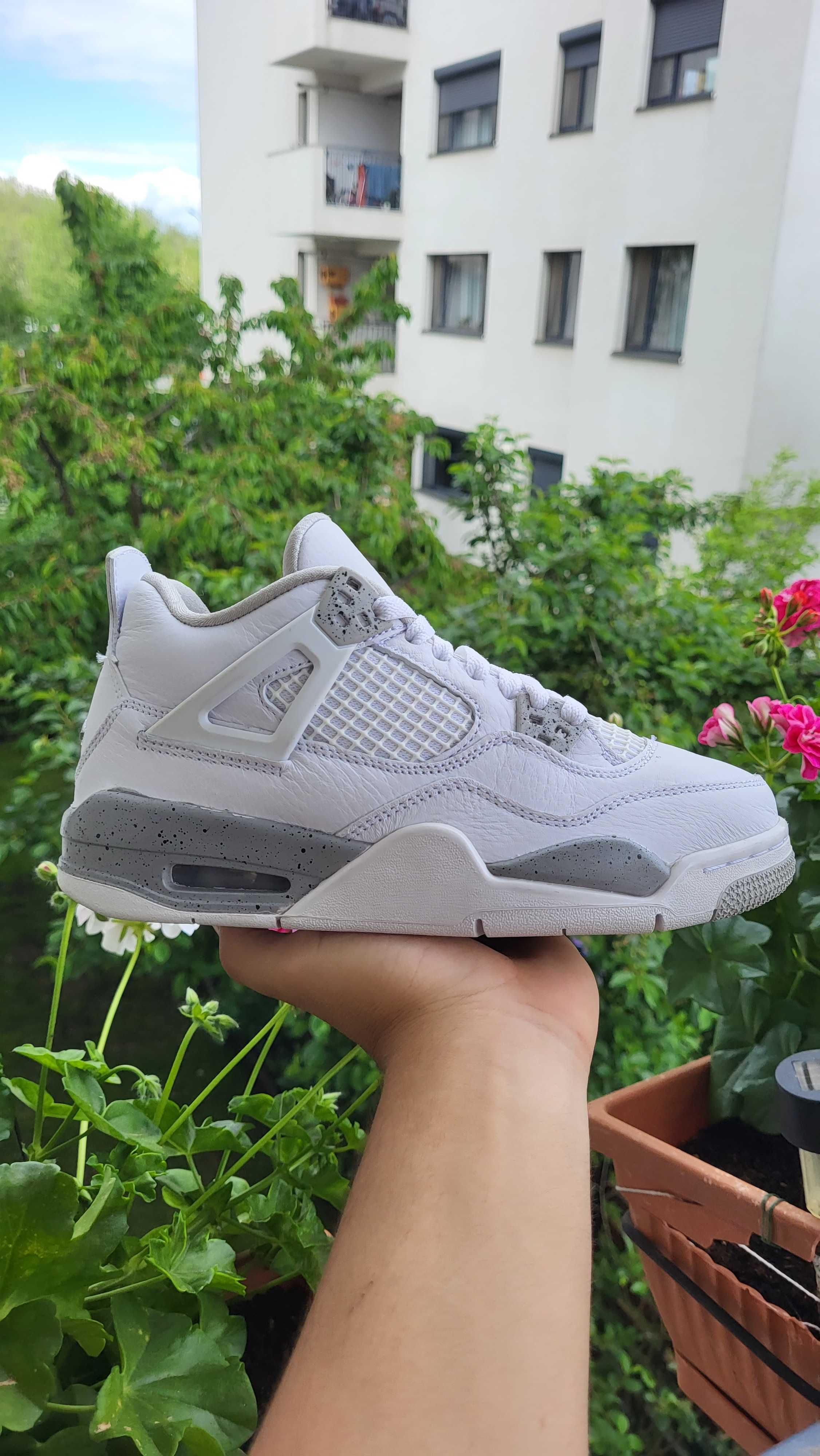 Jordan 4 White Oreo