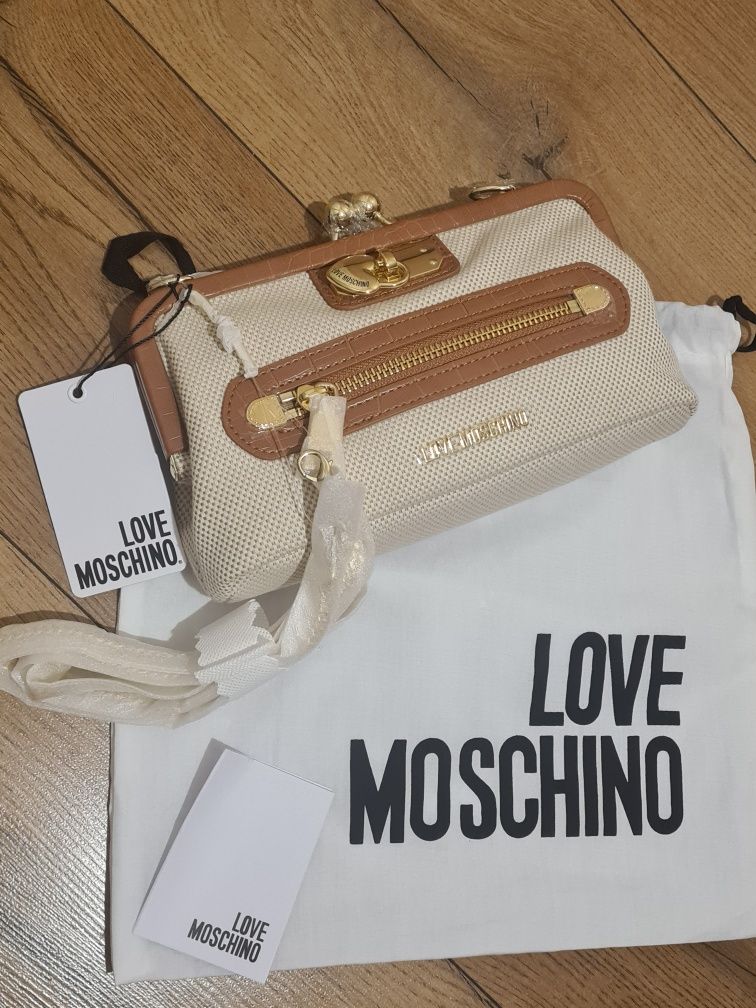 Оригинална чанта Love Moschino