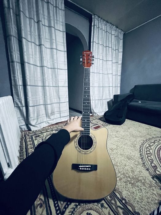 Гитара с чехолым новые