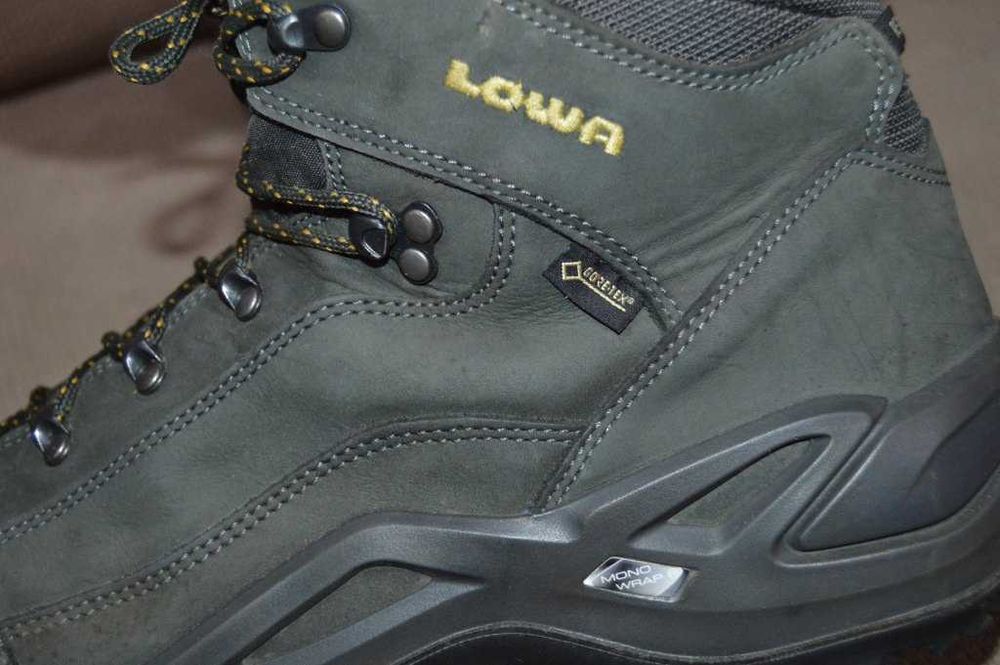 Ghete bocanci piele Lowa Renegade 48.5 Gore-tex Vibram