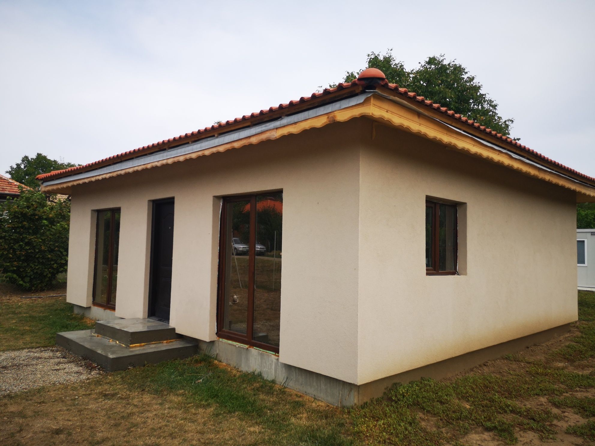 Продавам нова къща в село Бръшлен