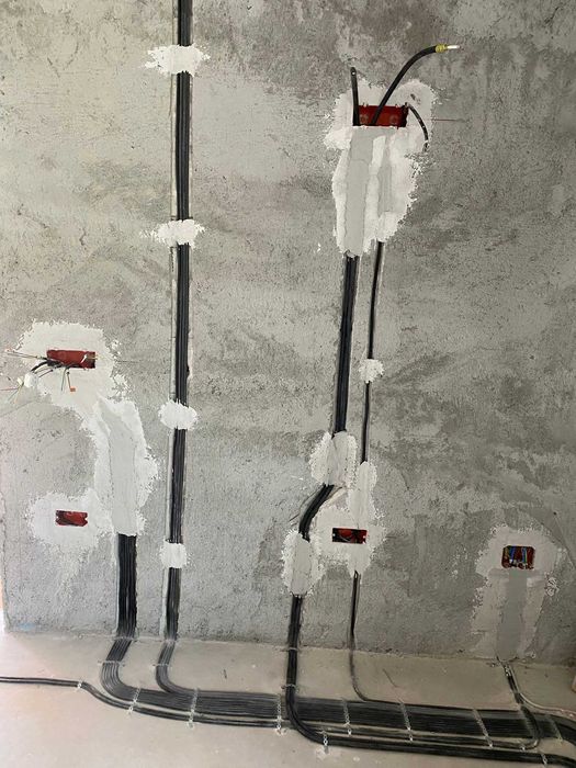 Instalatii Electrice-Sanitare/Amenajari Interioare/Glet-Gresie- ETC.