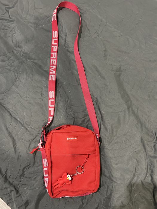 Чанта supeme+ключодържател Kaws