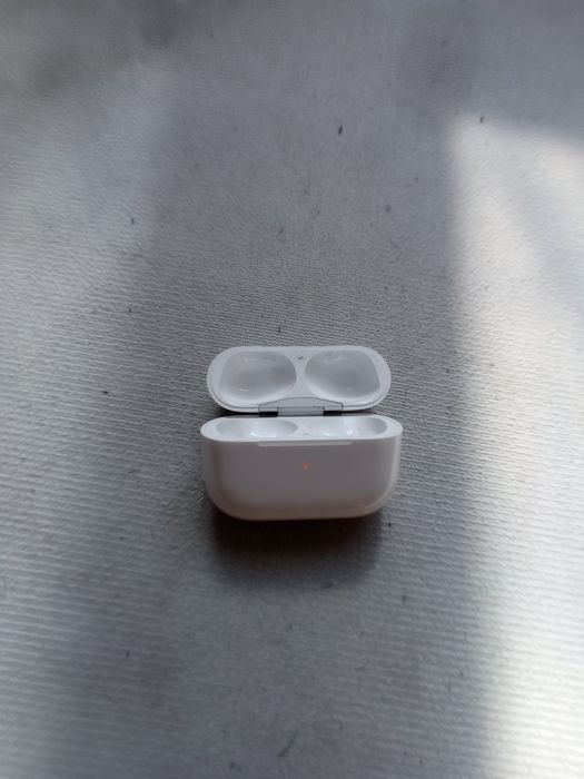 Air pods pro 2gen lightning  только кейс оригинал
