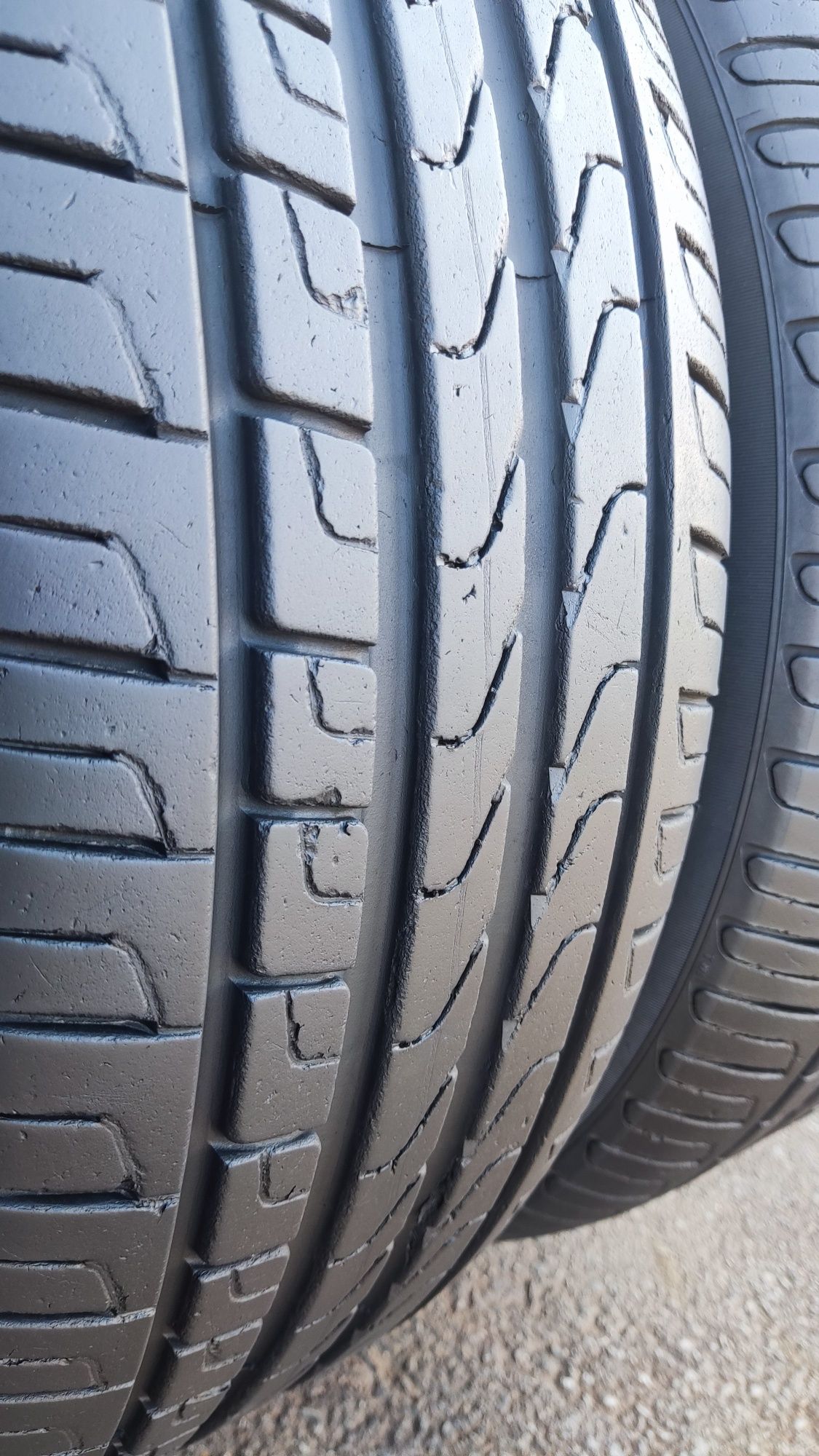 2бр. летни гуми 225/55/17 Pirelli Cinturato P7, MO
dot22
7.4mm
Добро с