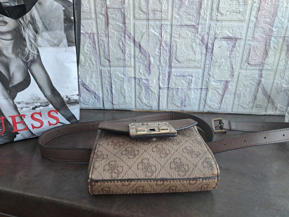 дамска чанта GUESS,малка чантичка за кръста,банан,гес