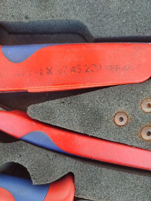 Set knipex electric pentru panouri solare