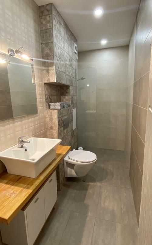 Дава се под наем Двустаен апартамент в Пловдив, Остромила - 74 кв.м за 470 € - Снимка #3