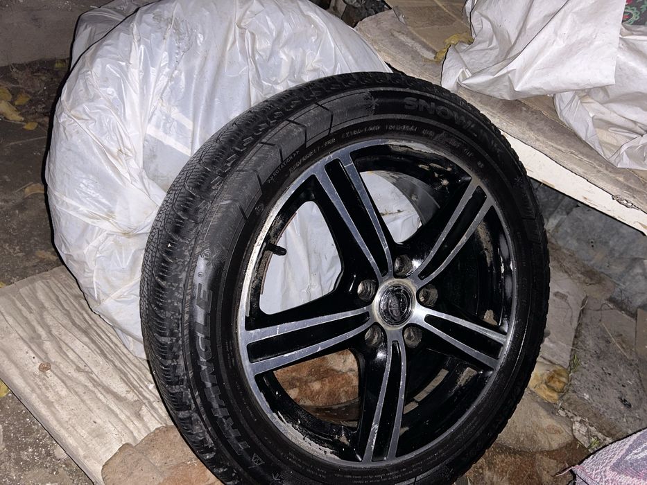 Зимние Шины и диски на тойота r17
