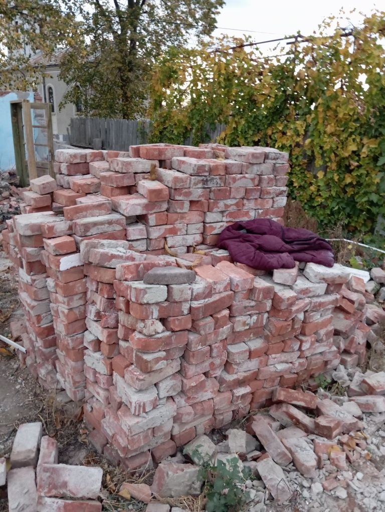 Cărămidă din demolări