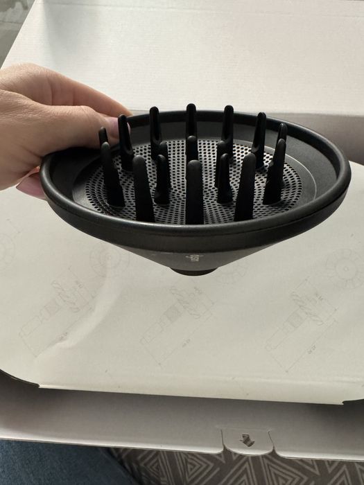 Vand Dyson supersonic nural nou in cutie proprie