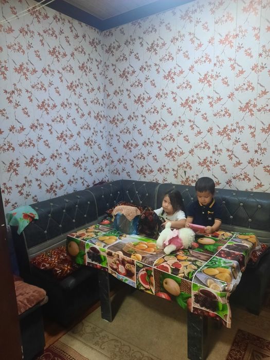 Сергели 4    2хком квартира