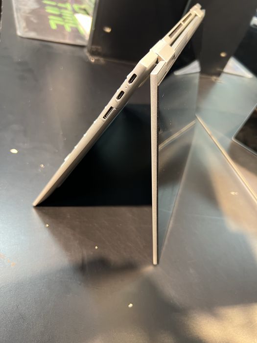 hp envy x360 2-in-1  core i7   8/512