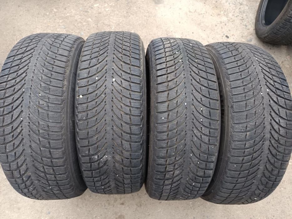 235/65/17  4 броя Michelin Latitude.Гумите са в много добро състояние,