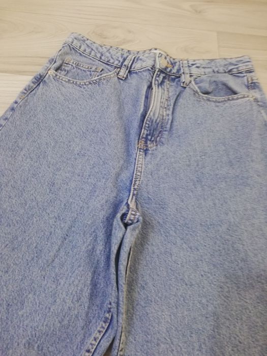 Blugi cu talie inalta