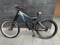 Downhill Giant Glory 2014