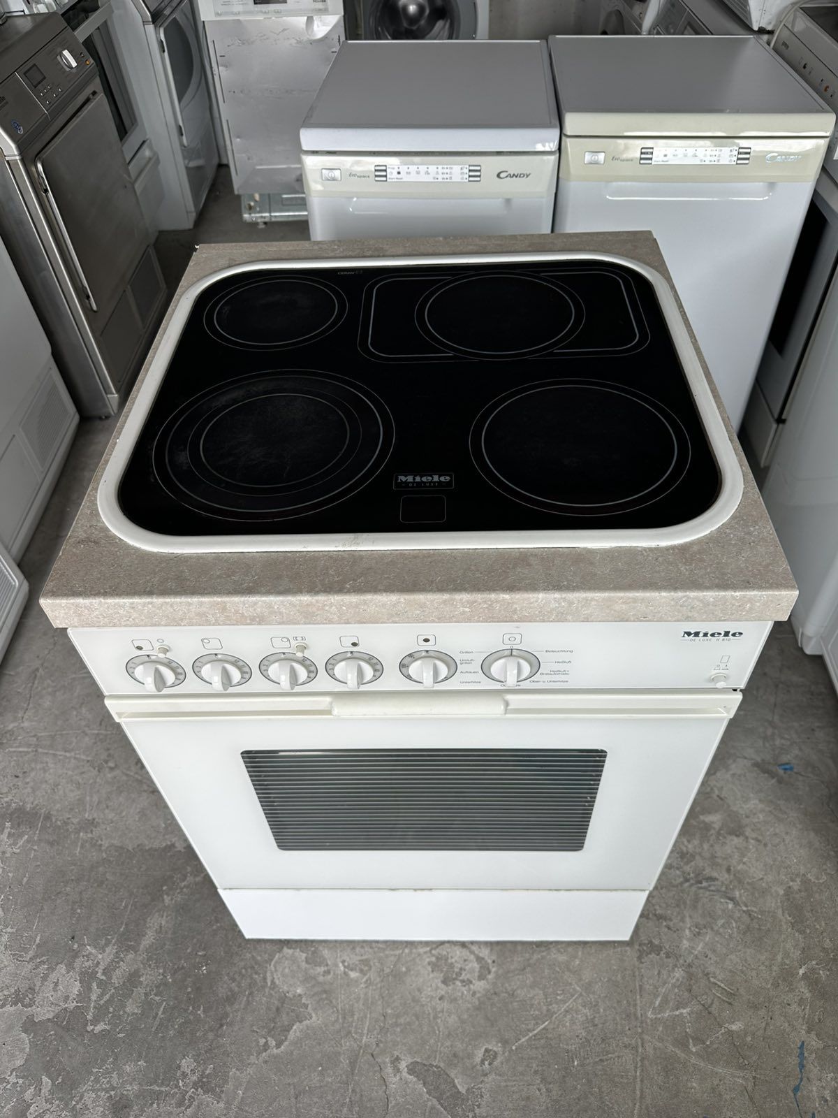 Печка +гаранция. MIELE Керамичен плот. Конвекция. Доставка за София