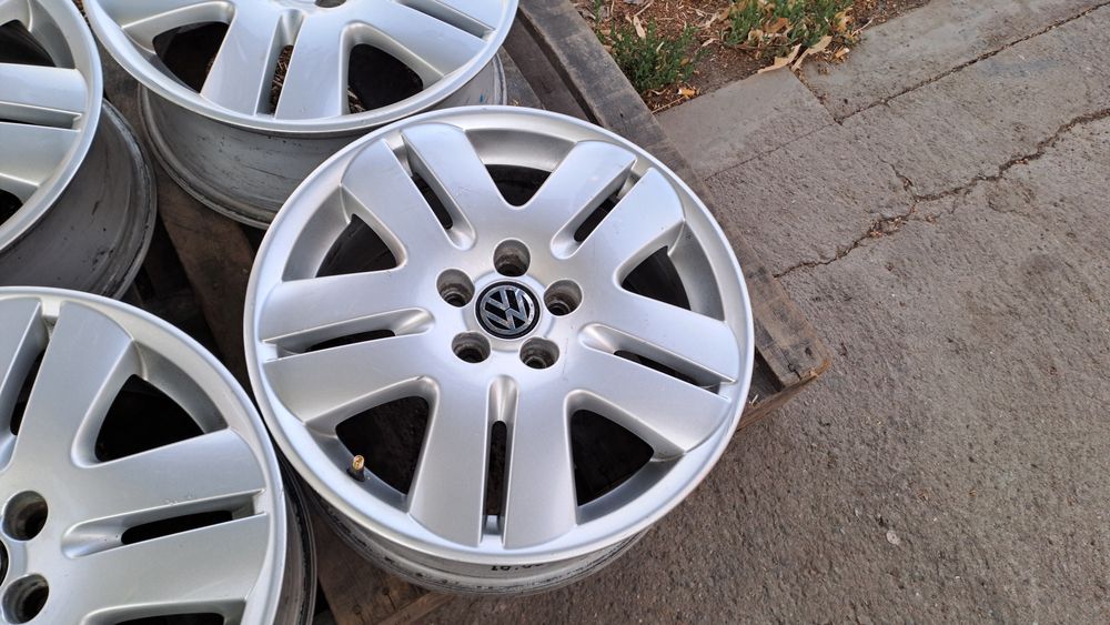 16" 5Х100мм VW 5X100 Джанти с гуми 205 45 16 - Polo, Lupo (Golf)