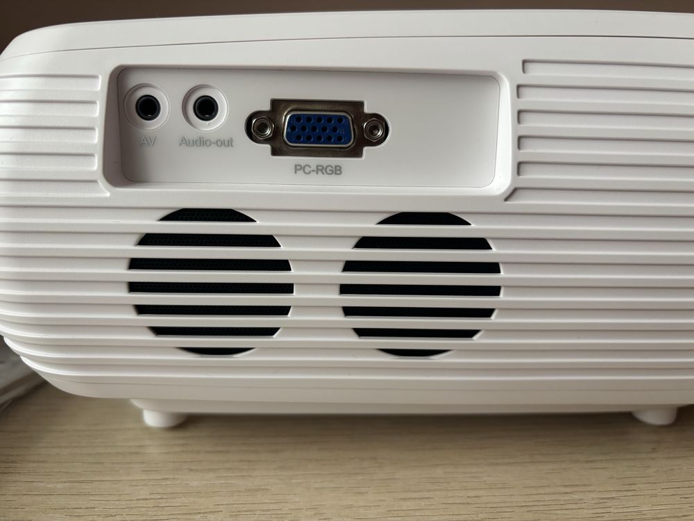Домашно кино: Crenova XPE660