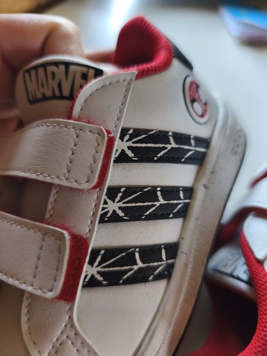 Adidas Marvel interior 15 cm