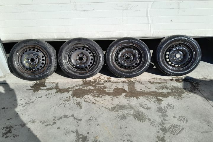 Jante tabla cu anvelope 15 - set 195/65 R15 Volkswagen VW Golf 5 [200