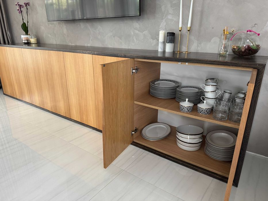 Шкаф естествен фурнир с размери 346/50/81