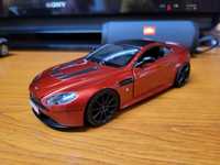 Macheta Aston Martin V12 Vantage S 1/24