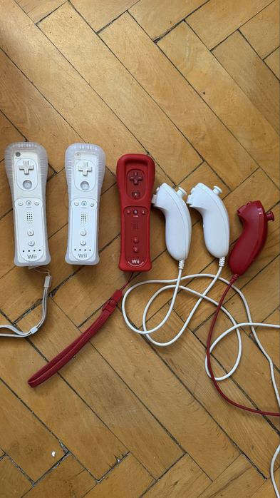 Ca noi: 2 console NINTENDO Wii