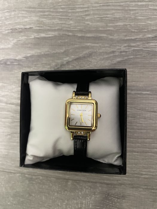 Часы женские мода стиль