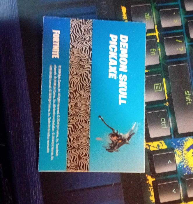 Vând tastatură Razer BlackWidow V4 X Fortnite Ed