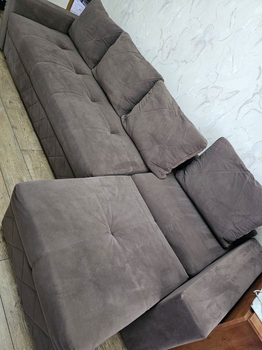 Срочно продам диван